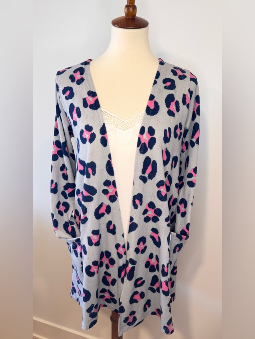 LuLaRoe Grey Caroline Cardigan with Navy and Pink Leopard Spots Ladies S (6/8)